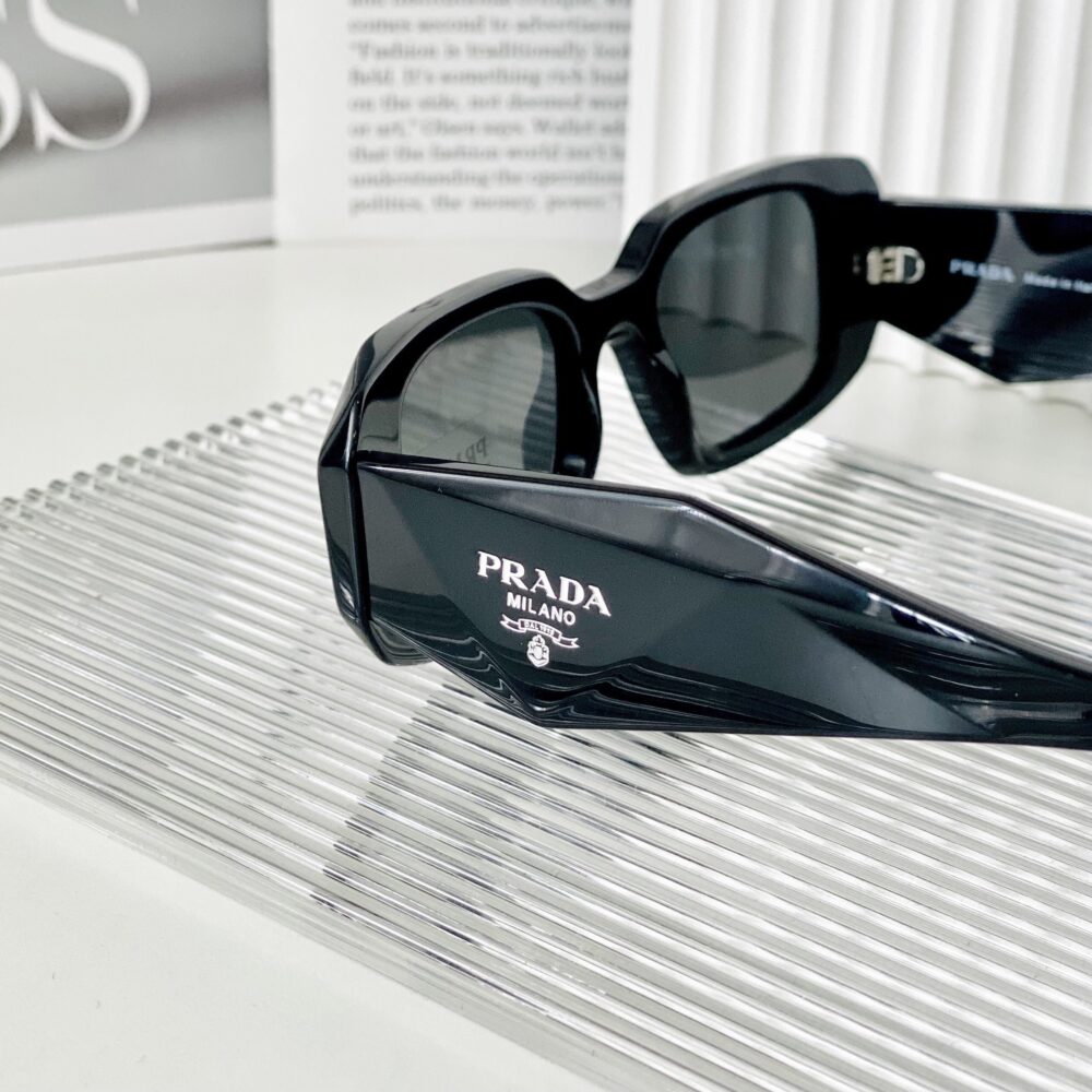Prada SPR17W Đen
