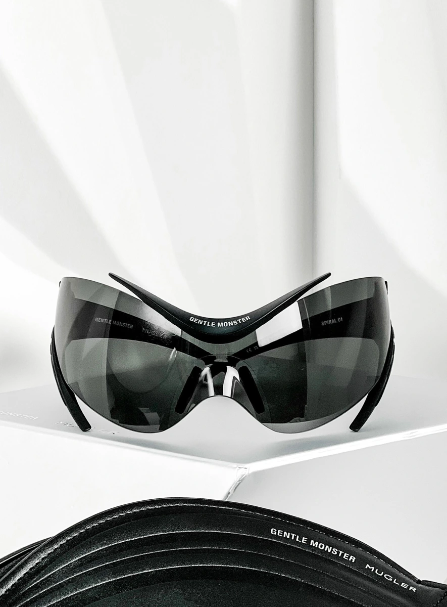 mugler-spiral-01-m01 Kính Gentle Monster Mugler Spiral 01 M01