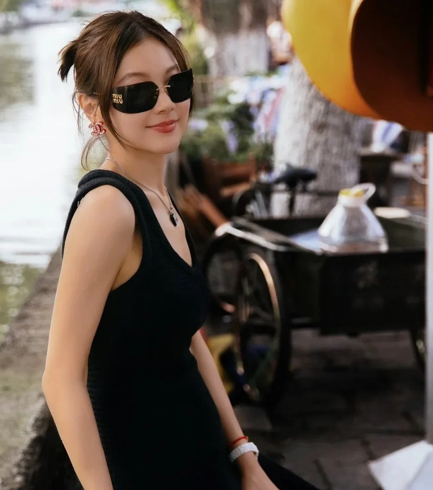 Miu Miu SMU54Y Đen