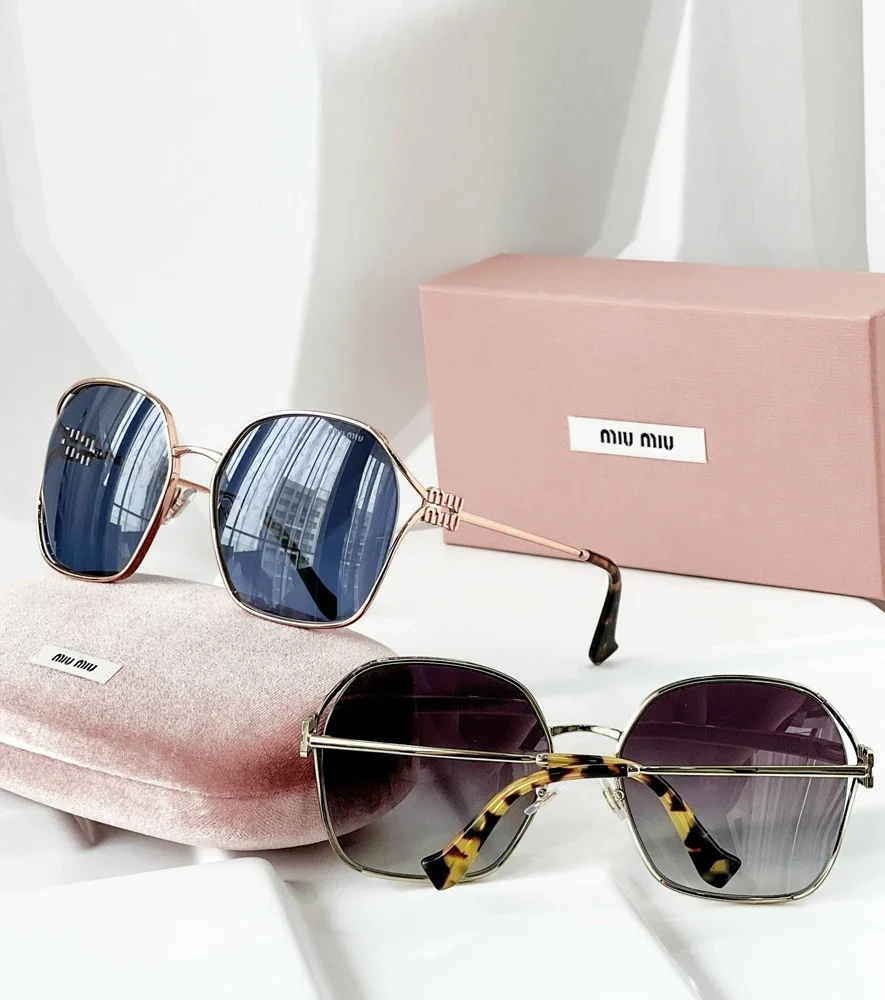 Kính Miu Miu SMU52W