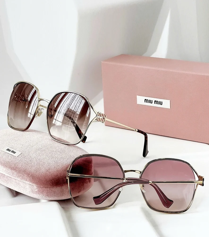 Kính Miu Miu SMU52W