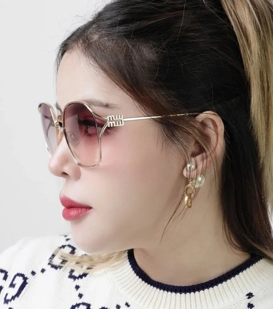 Kính Miu Miu SMU52W Hồng